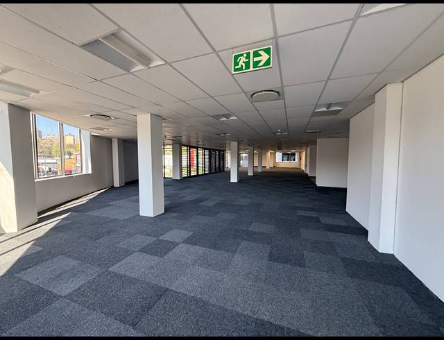 433M² OFFICE TO LET IN PARKTOWN
